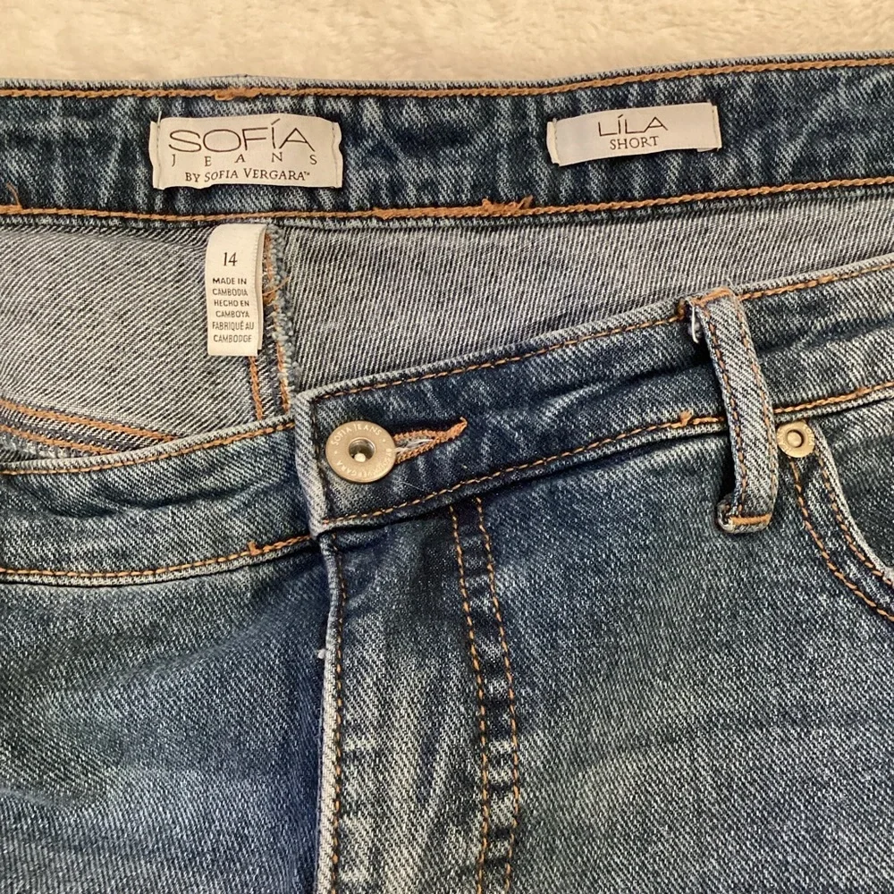 Sofia Vergara 14 Lila Women's Denim Jeans Shorts Distressed Cuffed Stretch
